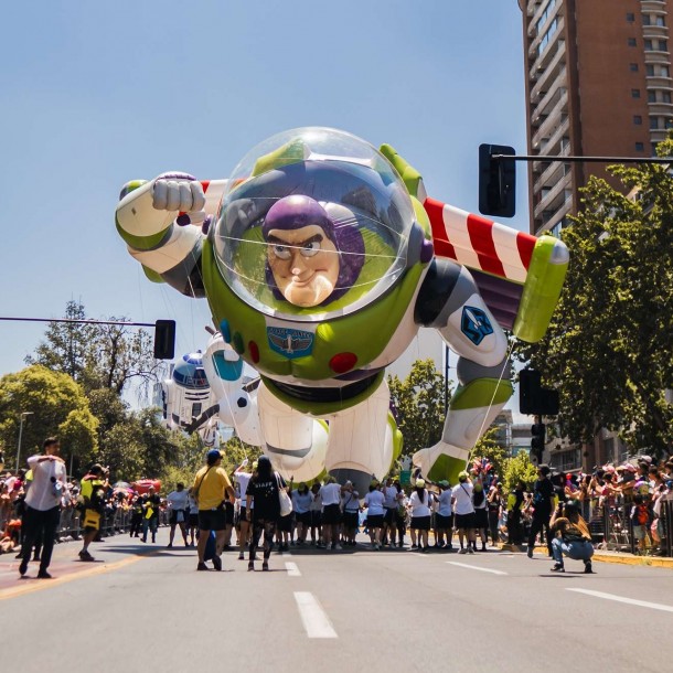 Paris Parade 2025: Revisa el horario, el recorrido y los desvíos para este domingo en Santiago